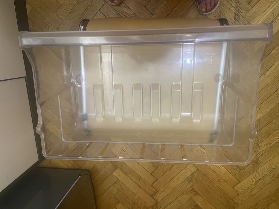 Продам шухляду в морозильну камеру