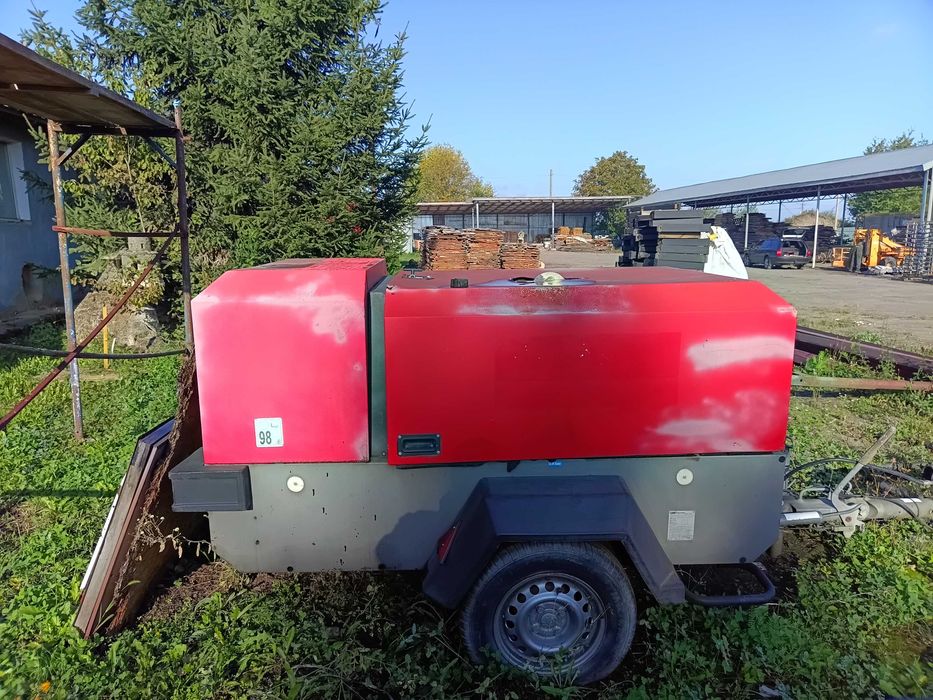 Пересувний компресор Ingersoll Rand , піскоструй на 150л (+ або -)
