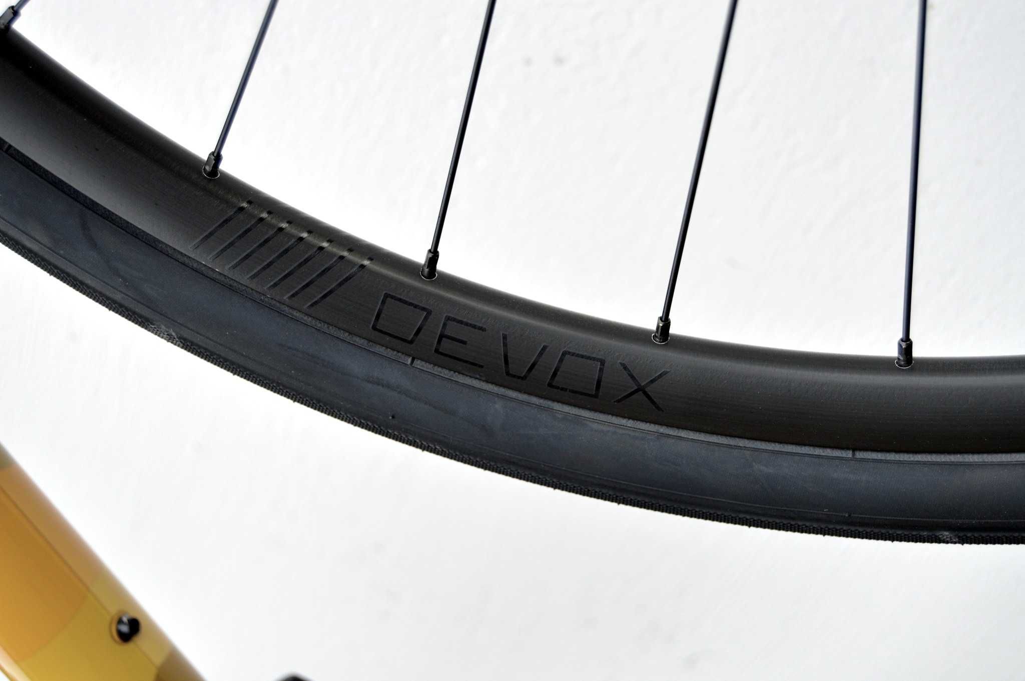 NOWE Koła gravel Devox Wheel RDS.A1 Maxxis Refuse TL sztywne osie 12mm