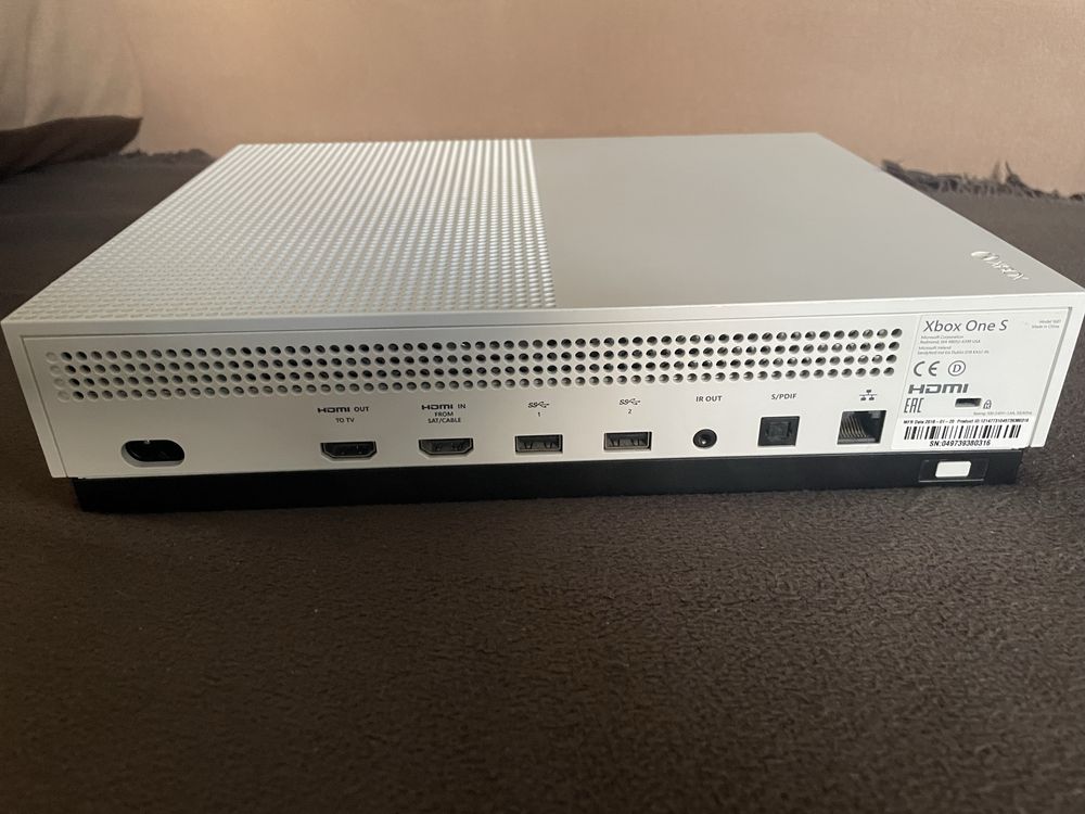 Продам Xbox One S на 1B, ідеальний стан.