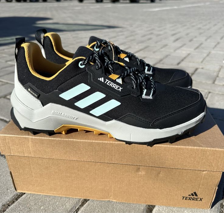 Оригінал Adidas Terrex AX4 GTX M IF4865 трекінгові кросівки