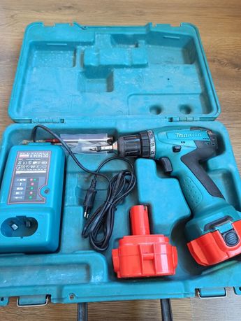 Шурупокрут шуруповерт makita 6271D