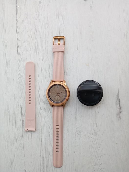 Samsung Galaxy Watch 42mm - Rosa, em ótimo estado + carregador sem fio