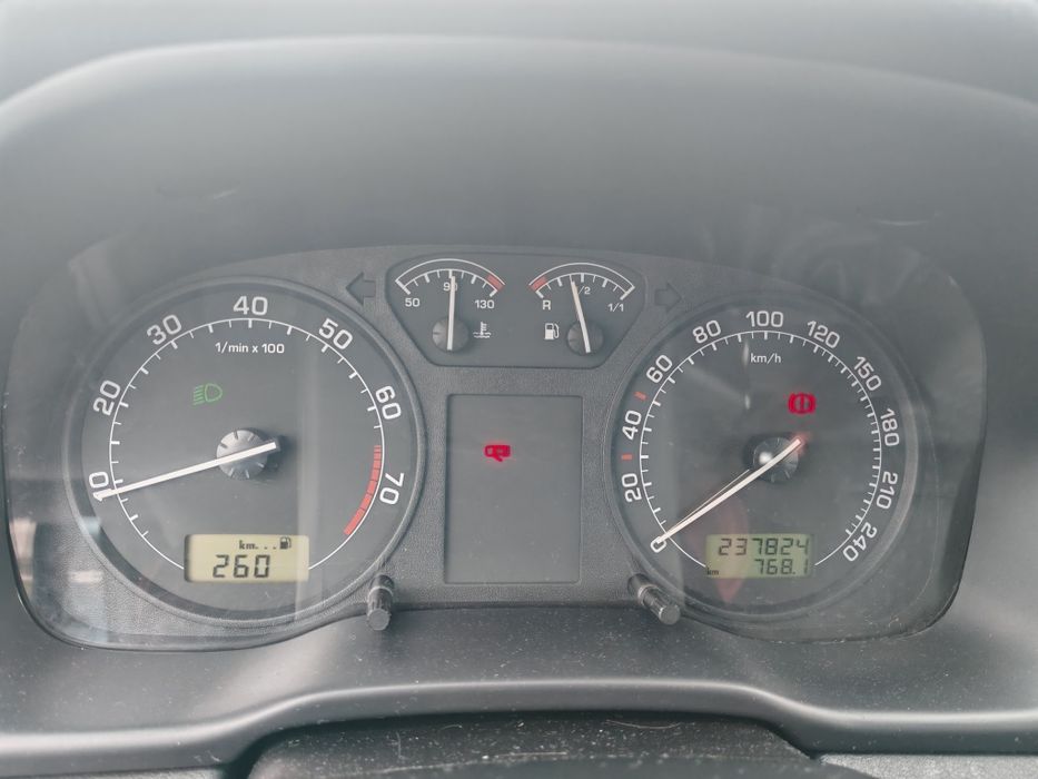 Skoda Octavia Tour 1.6 mpi бензин. 2007 рік