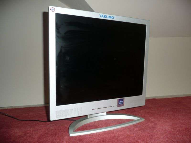 Monitor 19' YAKUMO