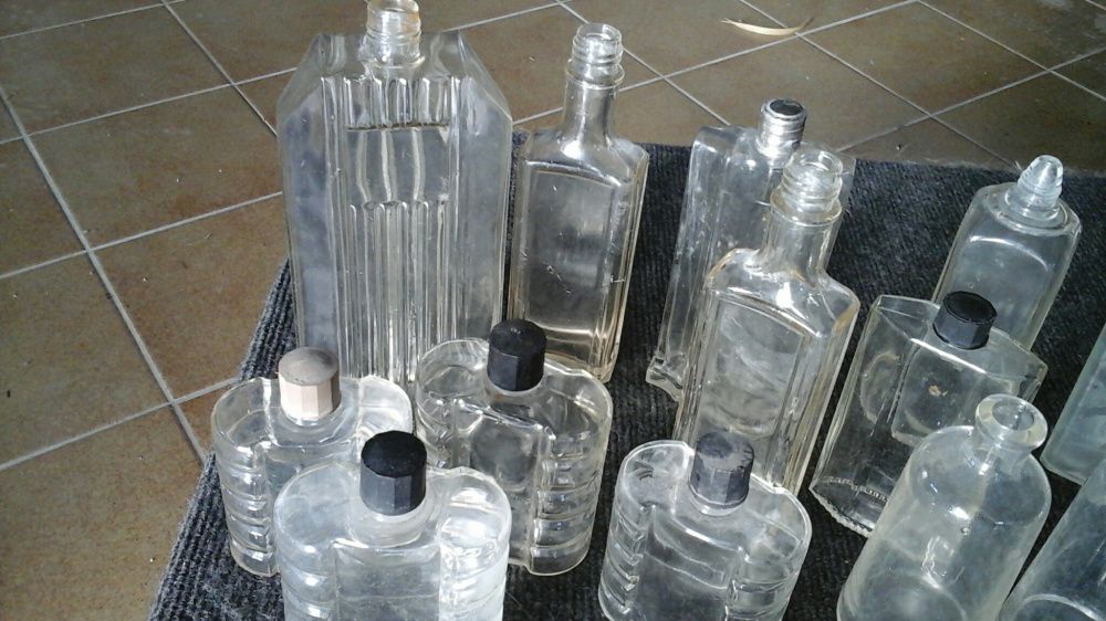 Lote 31 frascos antigos