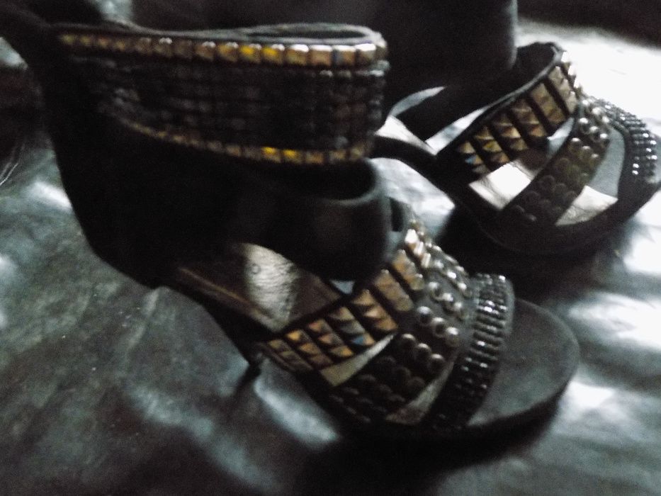 Szpilki z cyrkoniami Reserved - śliczne sandały, gladiatorki 37 - 38