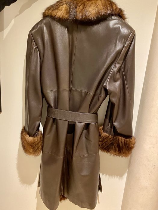 Casaco em pele verdadeira