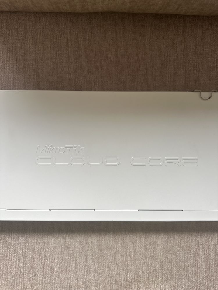 Profesjonalny Router MikroTik Cloud Core Router CCR1009-7G-1C-1S+