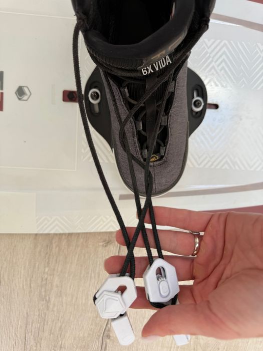 Вейкборд дошка та кріплення