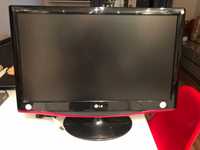 Monitor LG 23 cali + gamingowa klawiatura gratis. Dobry stan!!!