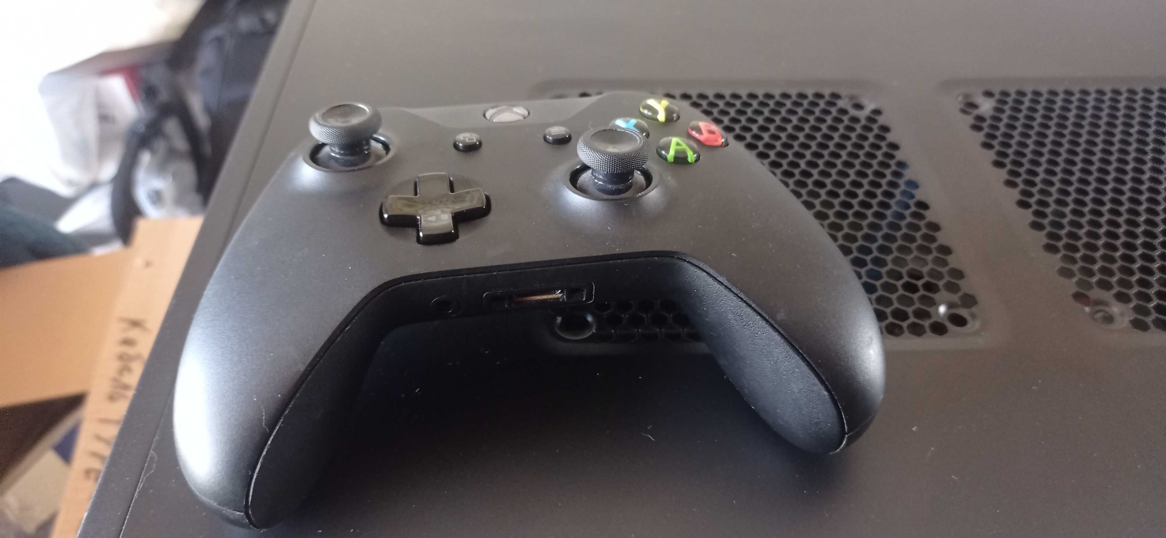 Геймпад Microsoft Xbox One X