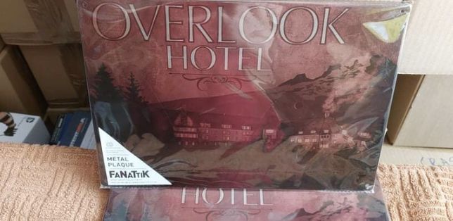 The Shining Lśnienie metalowa tablica pamiątkowa hotelu Overlook