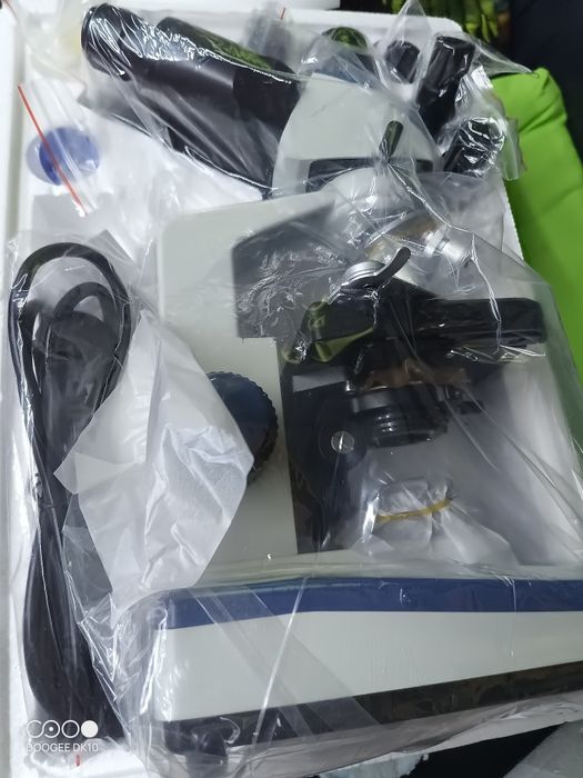 Микроскоп лабораторный с выводом 4К