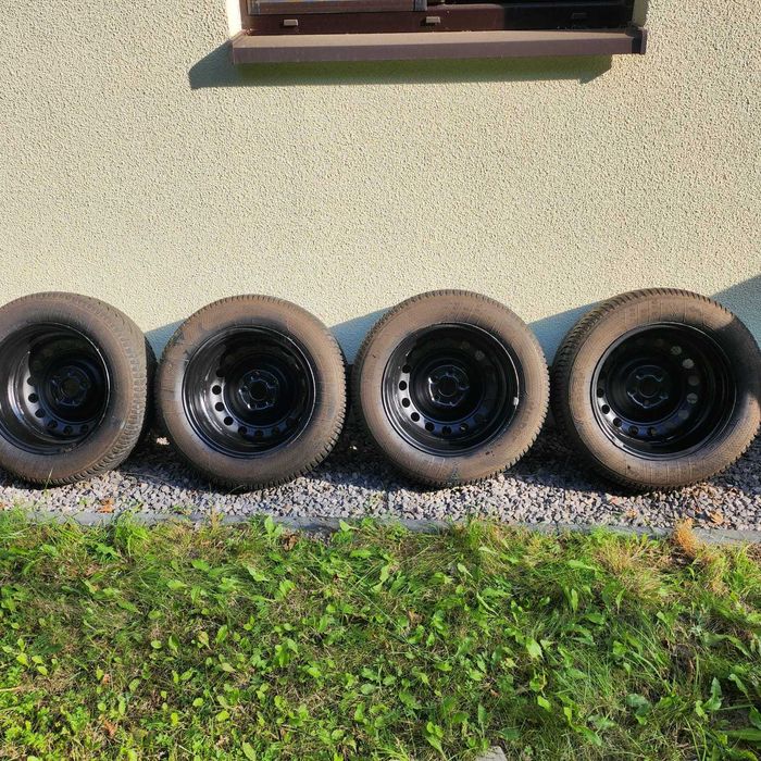 Koła zimowe 15 Toyota Yaris (2022) - felgi stalowe + opony