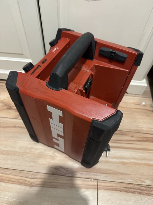 Radio Hilti  RC 4/36 DAB uszkodzone