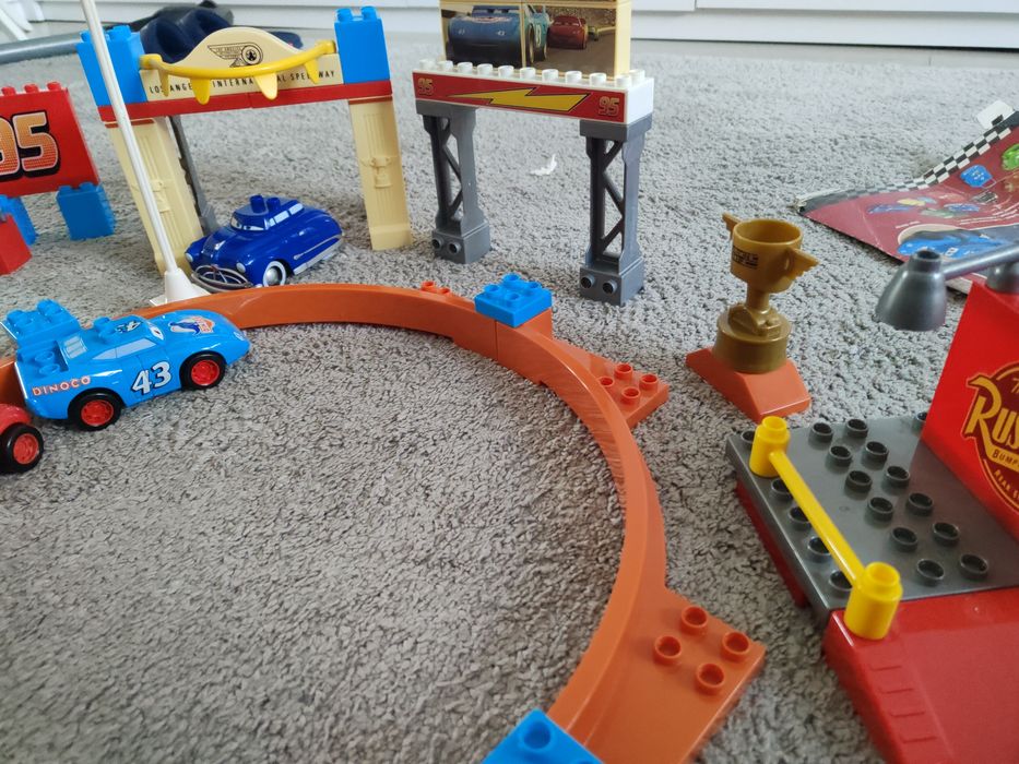 Mega blocks tor wyścigowy auta cars Złomek zygzak