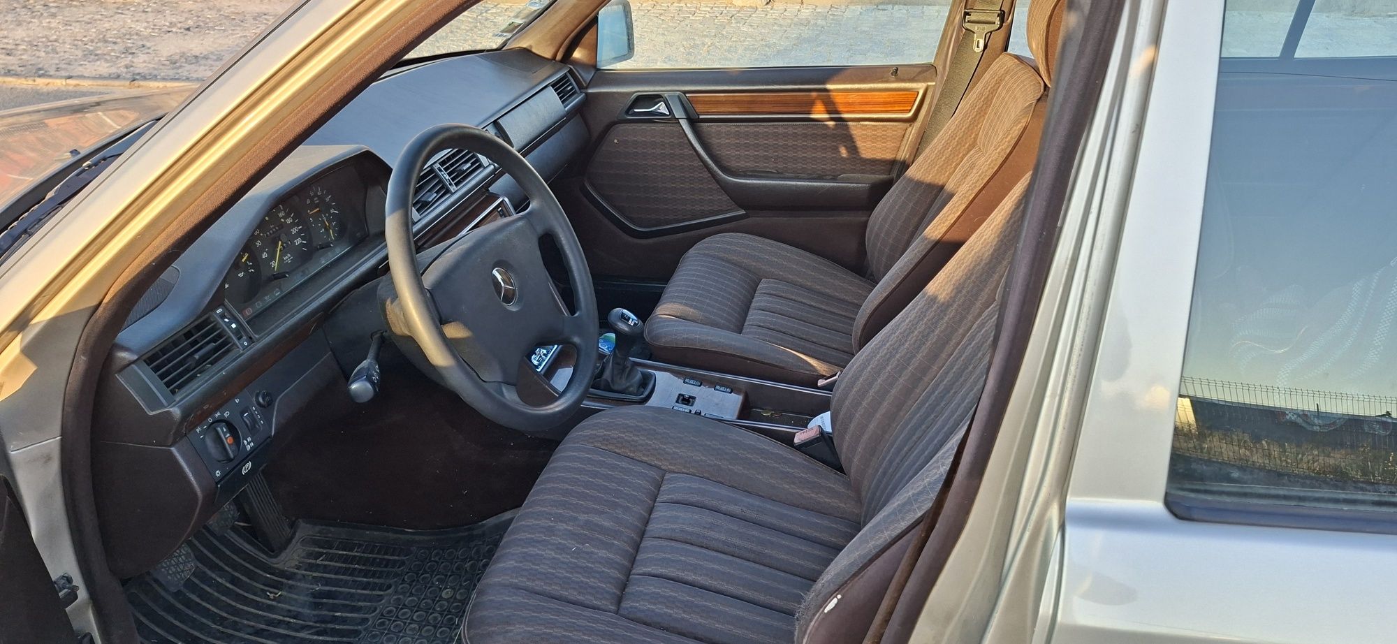 Mercedes-Benz E250 2.5  Turbodiesel