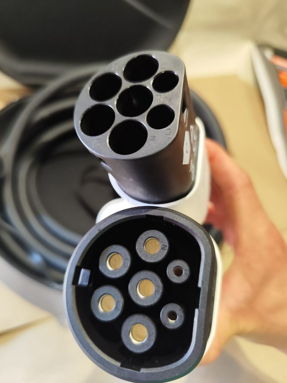 Новий. Зарядний кабель для електроавтомобіля OSRAM BATTERY change 7pin