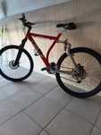 Bicicleta GT impecável pneus novos