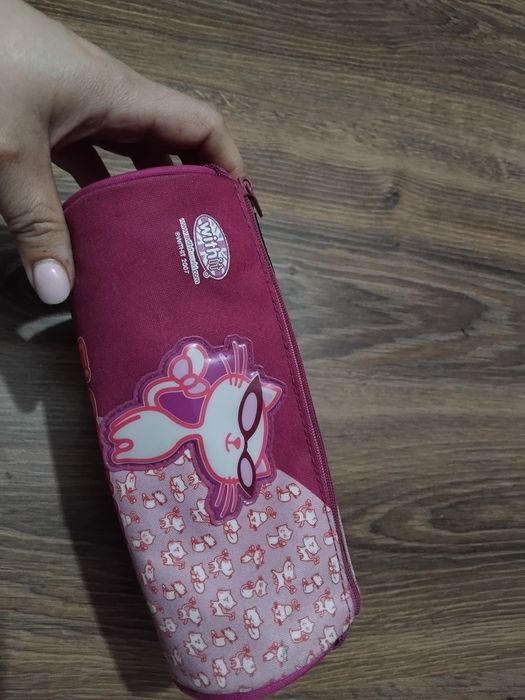 Piórnik dla dziewczynki