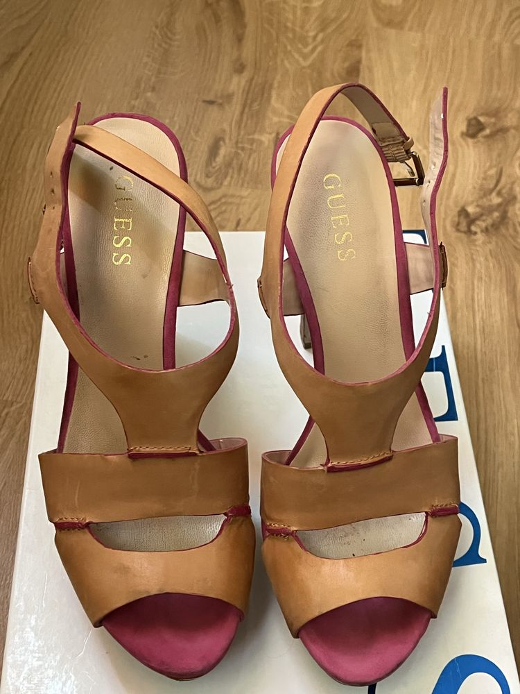 Sandaly guess 40