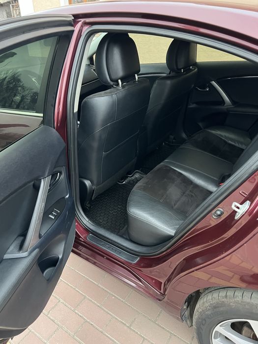 2013 Toyota Avensis 2.0 Гбо4 акпп НЕФАРБОВАН