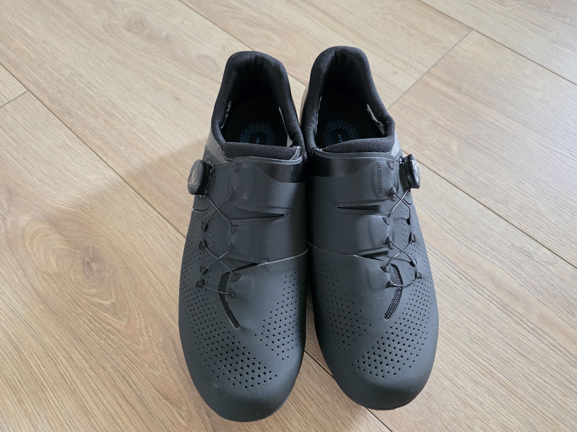 Buty szosowe rowerowe SHIMANO SH-RC302 rozmiar 44 , SPD SL wpinane