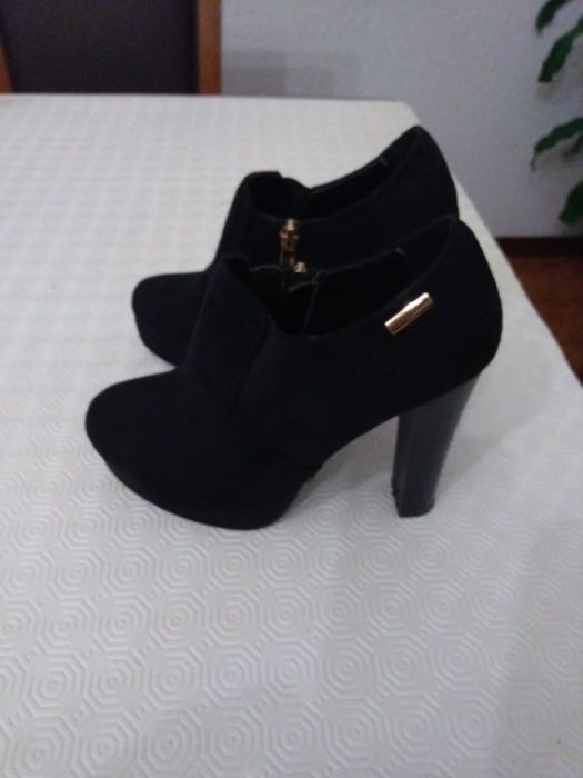 Botins pretos camurça nº36
