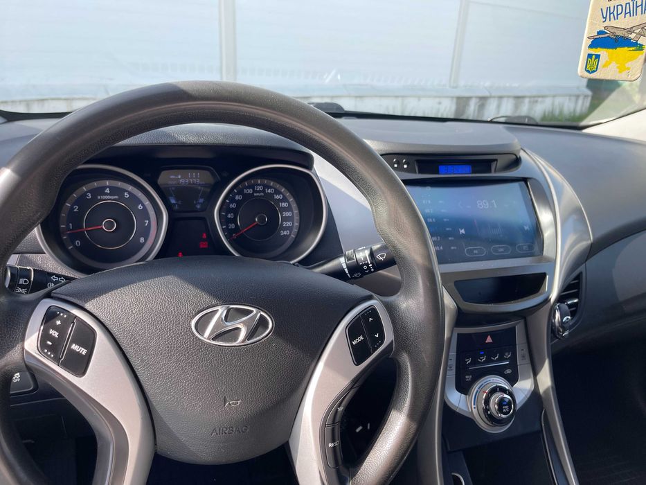 Hyundai Elantra 2011