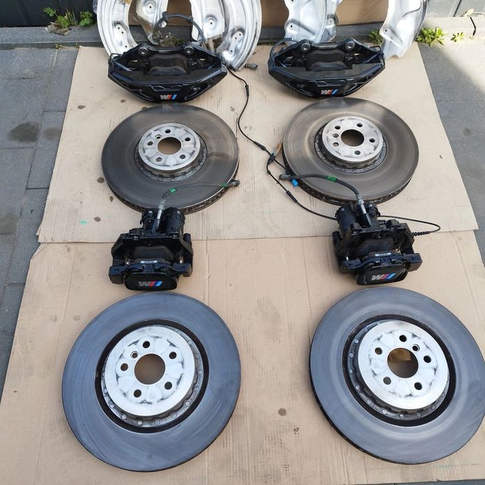 TARCZE KLOCKI ZACISKI OSŁONY KOMPLET M-PAKIET BMW 7 G70 i7 G70 395X36