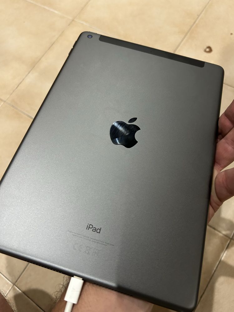 iPad 9th geração / 64gb / wifi + cellular