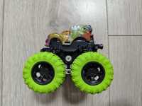 Samochód monstertruck napęd auto