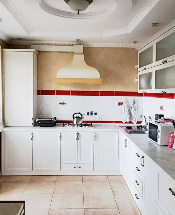 Здається чудова 1 кімната квартира в центрі міста.