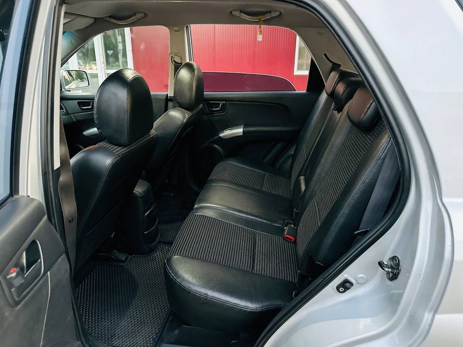 Продам Kia Sportage с надійним двигуном 2 л дизель