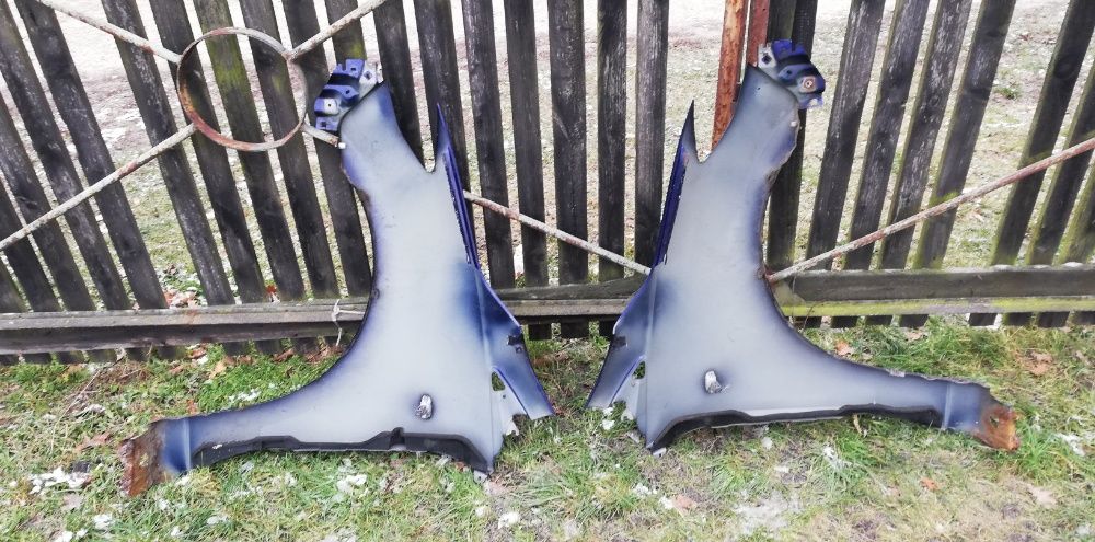 mazda 5 błotnik przedni