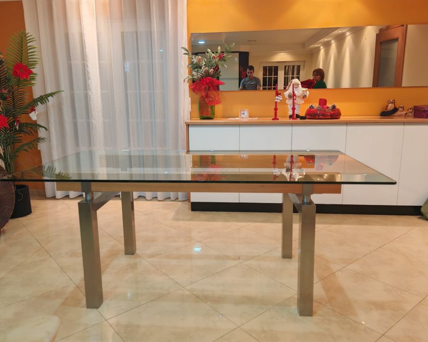 Mesa de jantar em vidro
