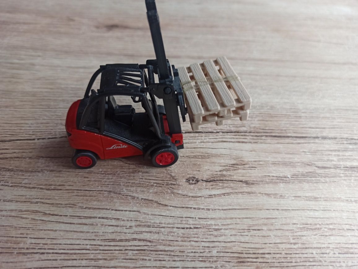 Model miniaturka wózek widłowy linda