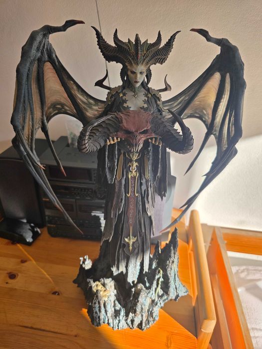 Diablo 4 -  Estátua Lilith -  edição limitada