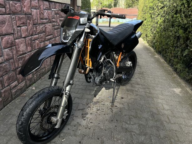 KTM 620 SC Supermoto po kapitalce.