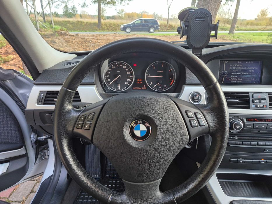BMW E91 320D 163km, 2 kpl. kół, bi-xenon, panorama, opłaty do 07.2026