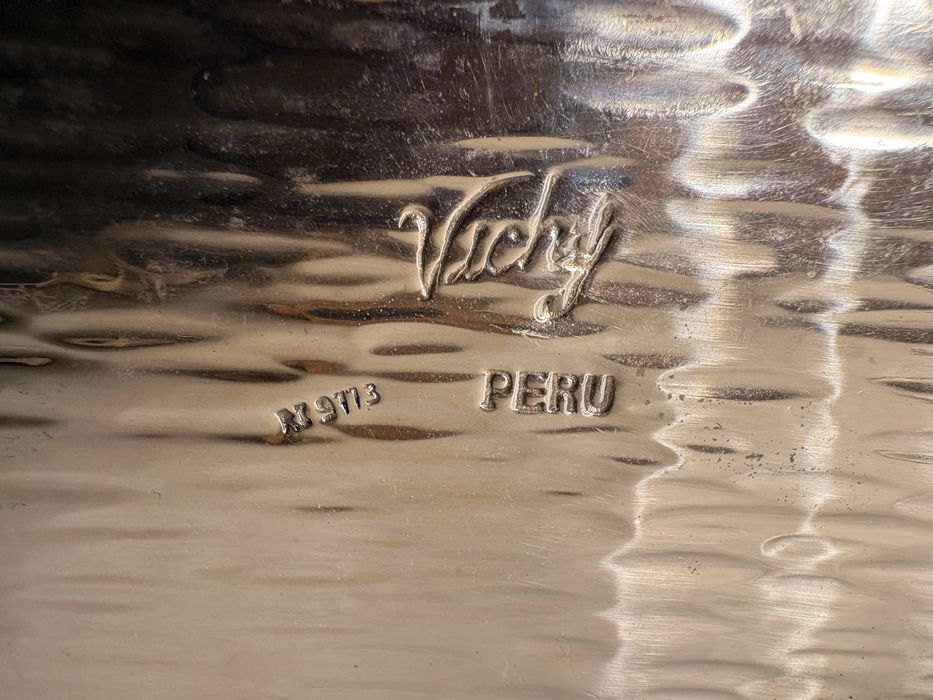 Linda caixa cigarreira peruana em cobre com latão