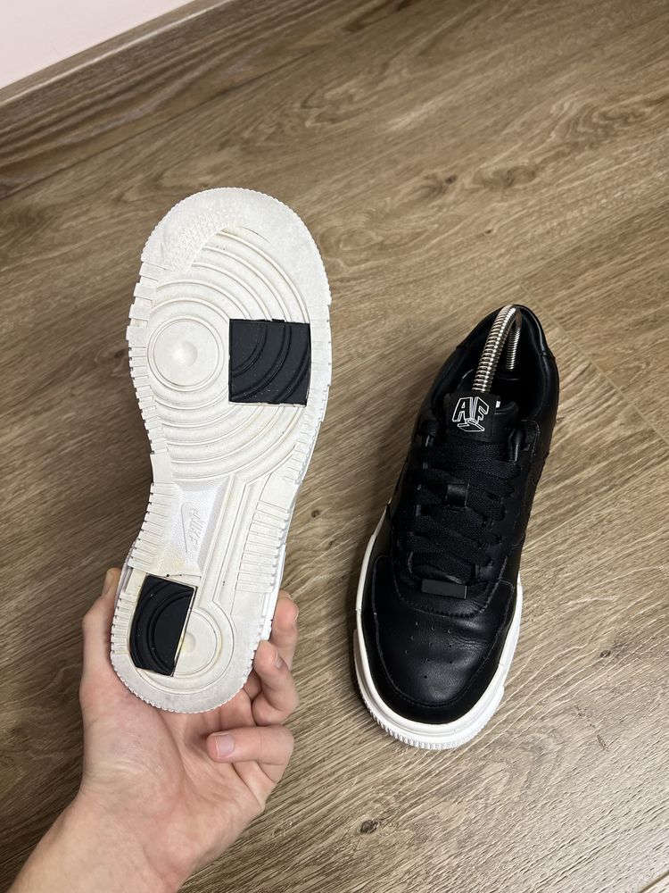 Продам БОМБЕЗНІ жіночі кросівки Nike Air Force 1 Pixel SE