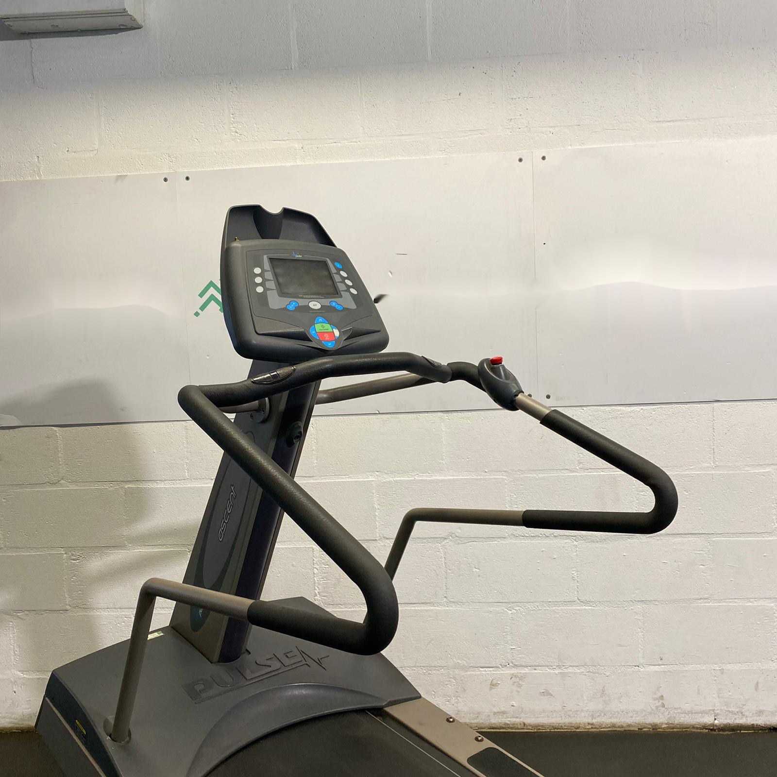 Profesjonalna bieżnia Pulse Fitness 260 FST