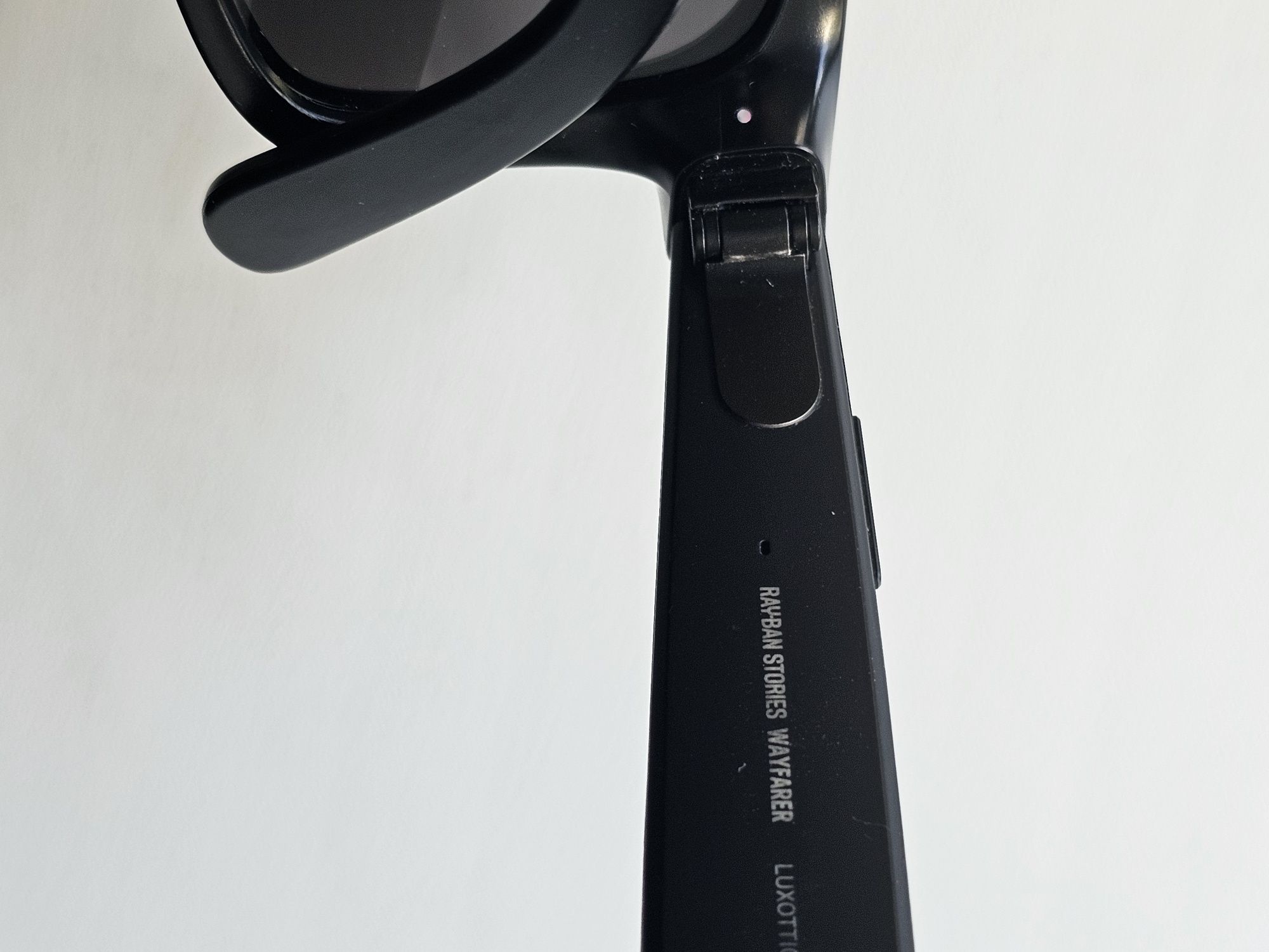 Розумні окуляри Ray-Ban Meta Wayfarer Stories умные очки
