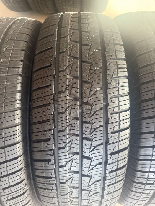 Шини всесезонні 215/65/16C Continental VanContact 4 Season