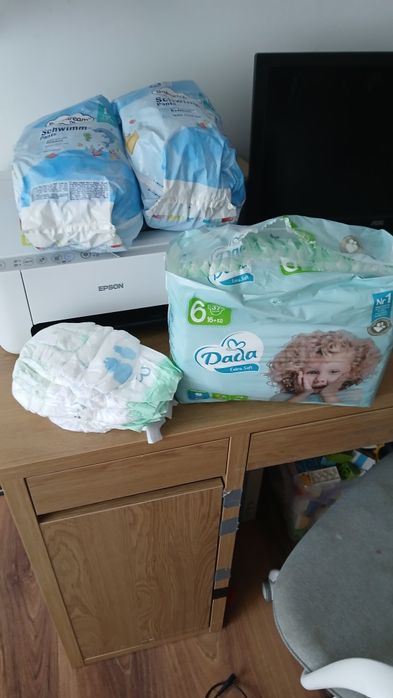 Sprzedam pieluchy Dada ok 35 sztuk plus do pływania 15 sztuk