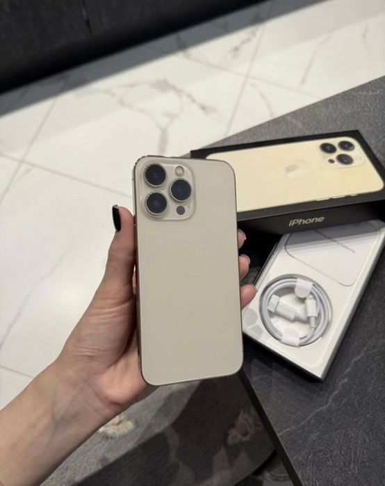 iPhone 13 max в хорошем состоянии
