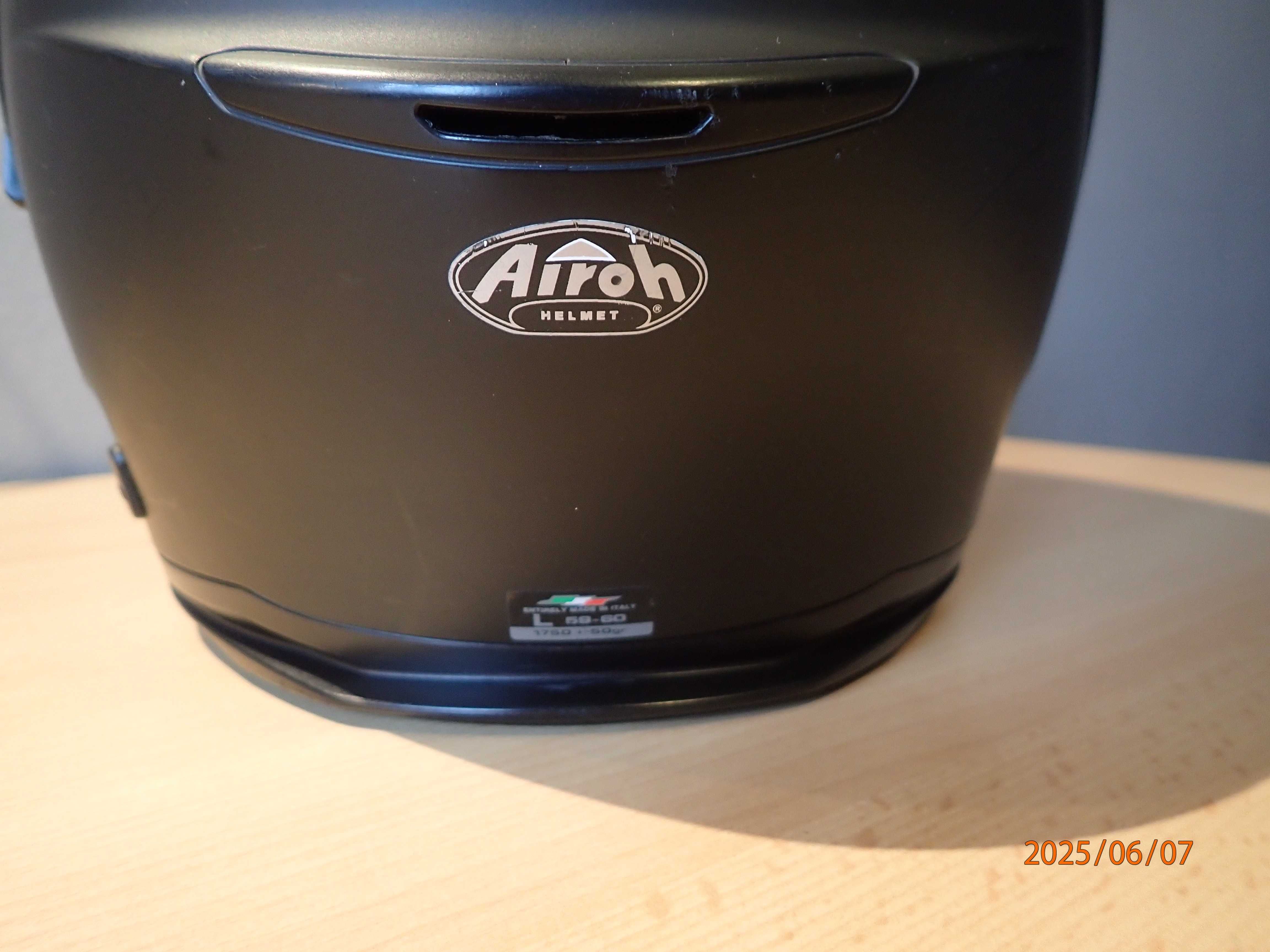 kask motocyklowy airoh