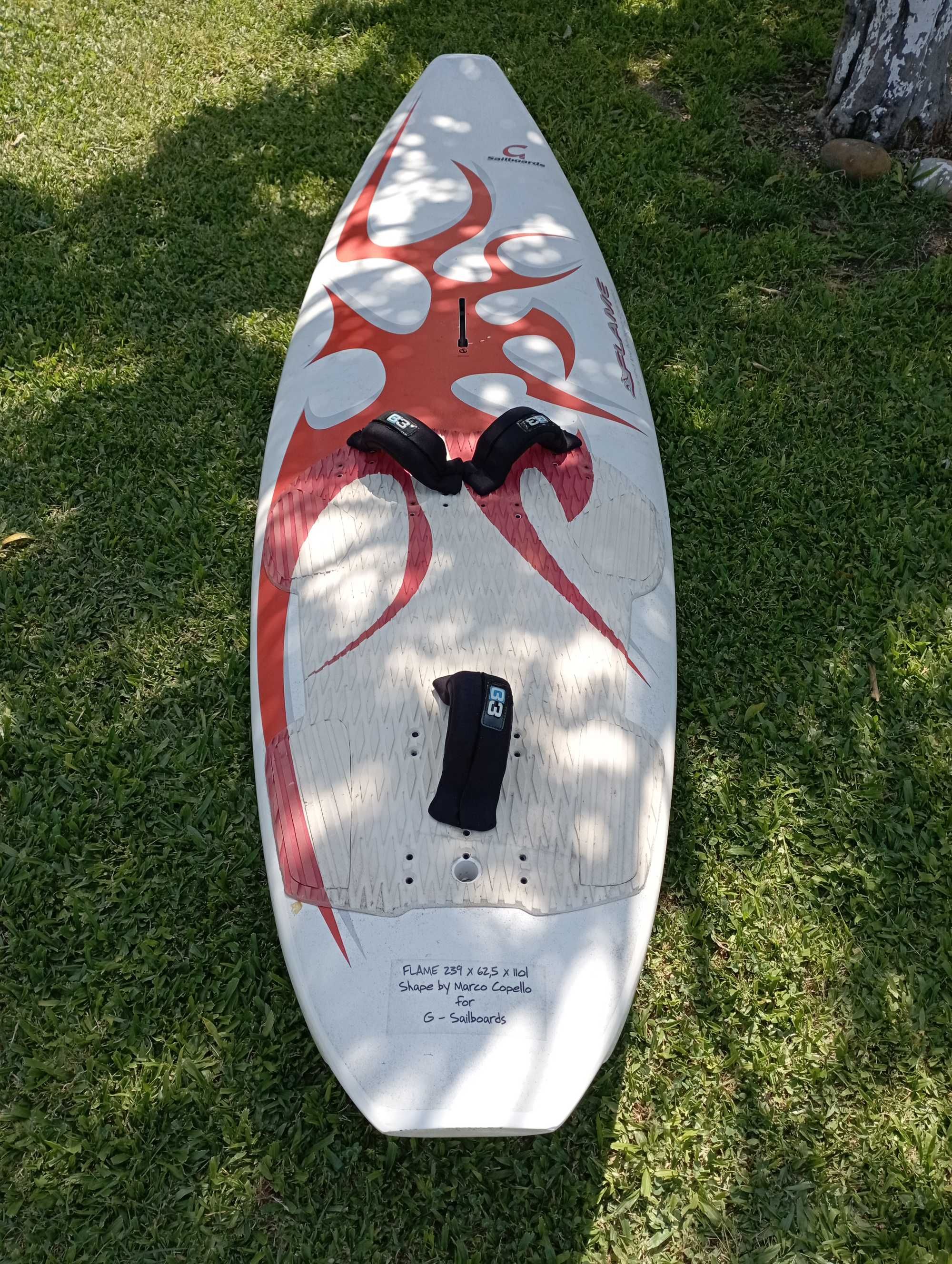 Prancha de windsurf G Sailboards Flame 110 L